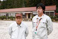 エキストラで出演された 石川光生さん（左）と潮田甲子朗さん