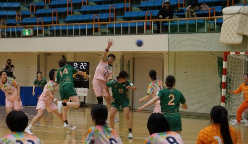 果敢に攻める選手たち